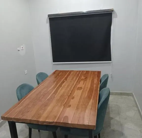 اتاق لوکس با بالکن, Od V!ck S Classic, Wuse 2 Extension, Upscale Jahi District Wifi,24hr Power,security, Dstv