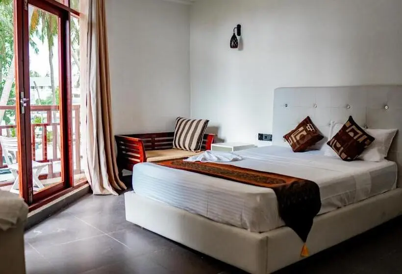 اتاق لوکس با بالکن و چشم‌انداز دریا, Silver Oasis Maldives