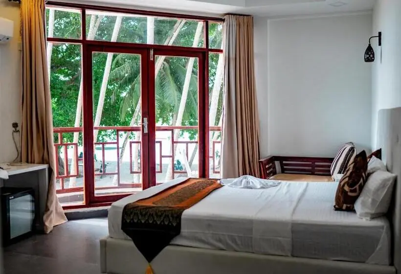 اتاق لوکس با بالکن و چشم‌انداز دریا, Silver Oasis Maldives