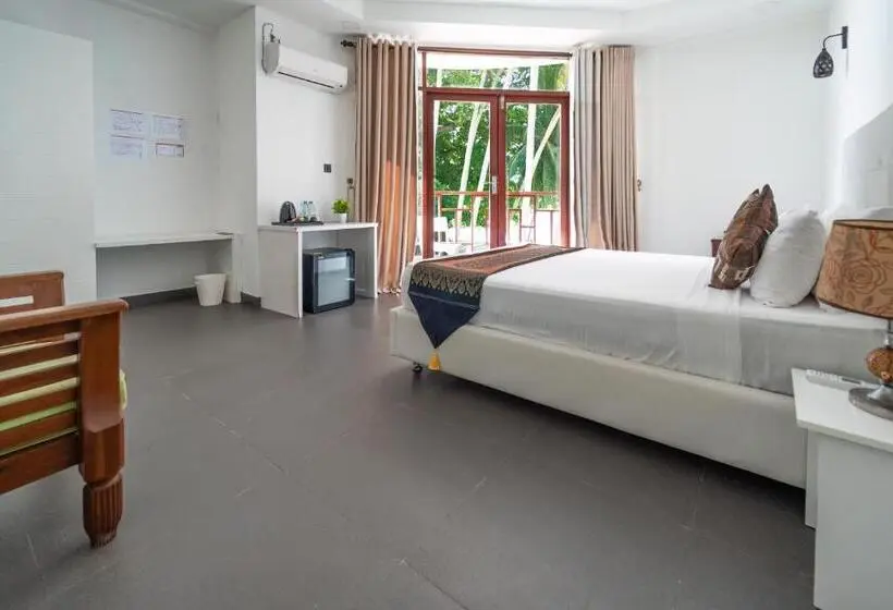 اتاق لوکس با بالکن و چشم‌انداز دریا, Silver Oasis Maldives