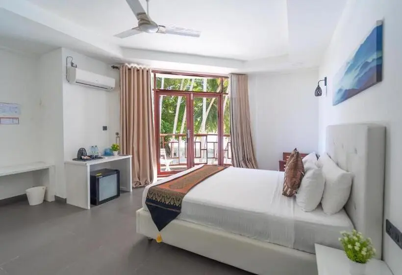 اتاق لوکس با بالکن و چشم‌انداز دریا, Silver Oasis Maldives