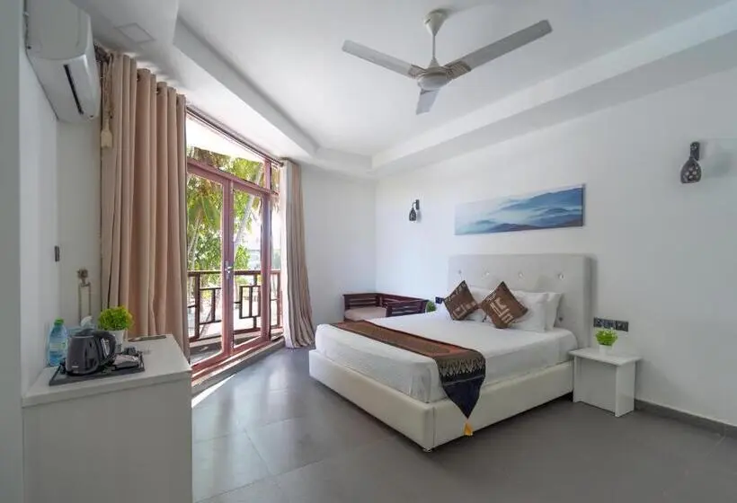 اتاق لوکس با بالکن و چشم‌انداز دریا, Silver Oasis Maldives