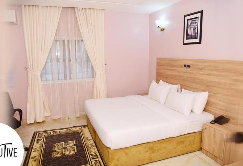 سوییت اجرایی, Royale Pruriel Hotels