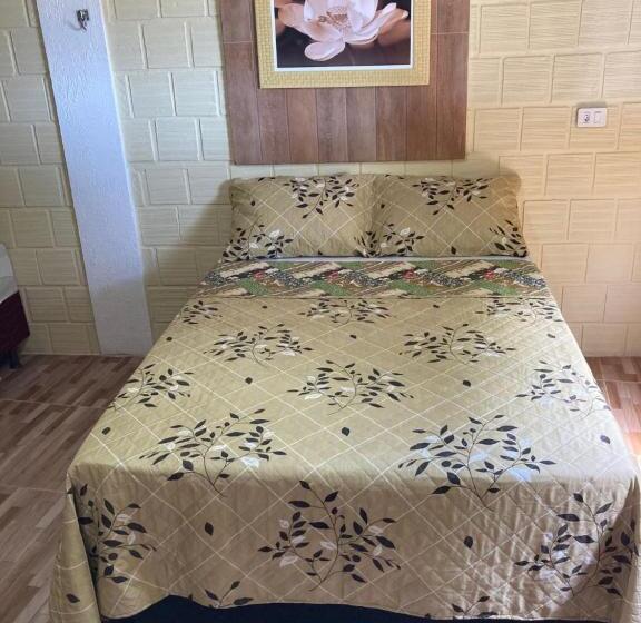 Standard Kolmen Hengen Huone, Pousada Vitória