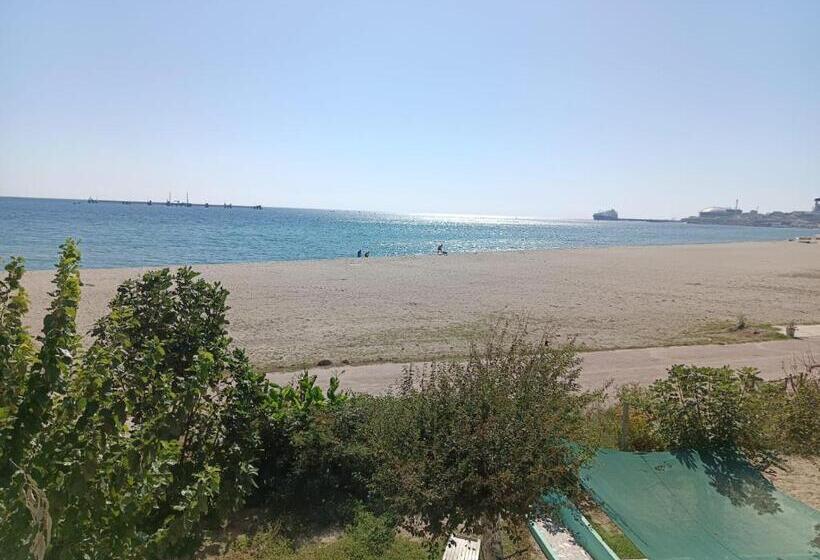 شقة غرفة واحدة مطلة على البحر, Deni̇z Yildizi