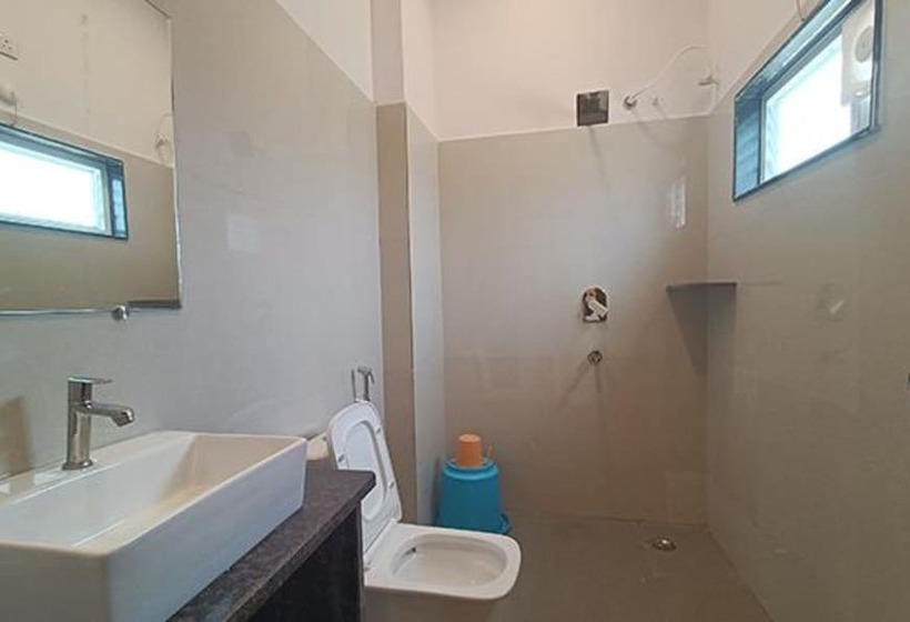 Номер Deluxe, Fabhotel Mint Park   Nr Nmims College