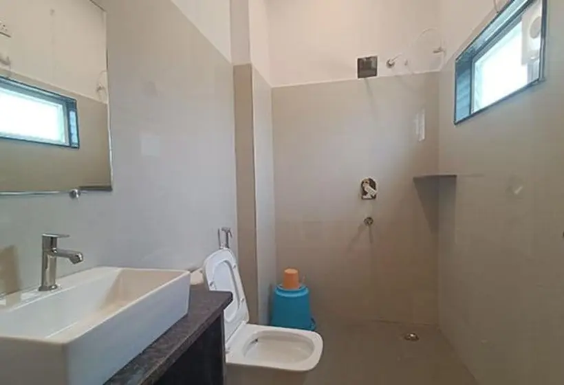 デラックスルーム, Fabhotel Mint Park Nr Nmims College