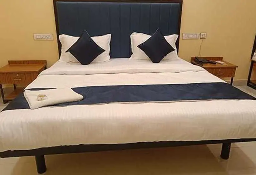 デラックスルーム, Fabhotel Mint Park Nr Nmims College