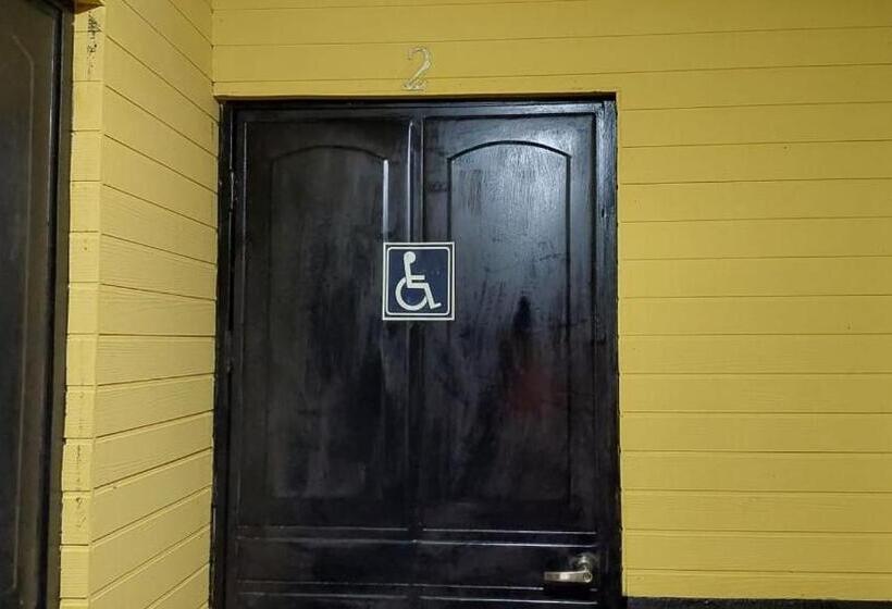 غرفة عائلية حمام مشترك, Hal