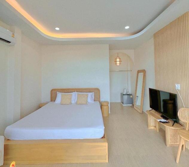 Номер Стандарт с Балконом, ทุ่งตะวันรีสอร์ท แพร่