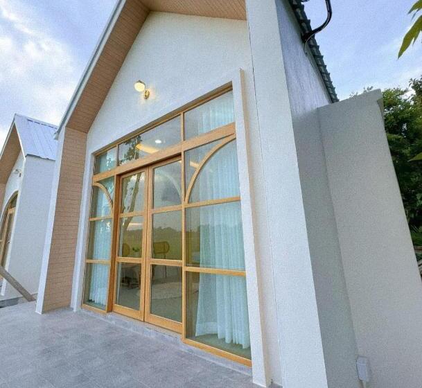 Номер Стандарт с Балконом, ทุ่งตะวันรีสอร์ท แพร่