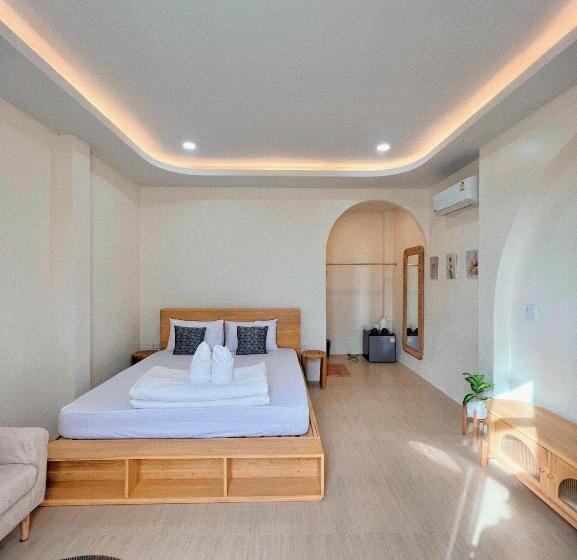 Номер Стандарт с Балконом, ทุ่งตะวันรีสอร์ท แพร่