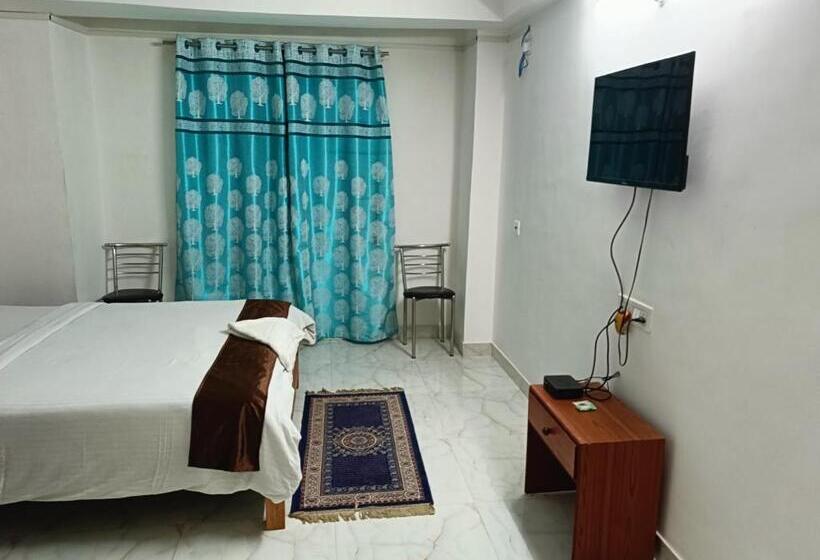 اتاق لوکس سه تخته, Atithi Grand