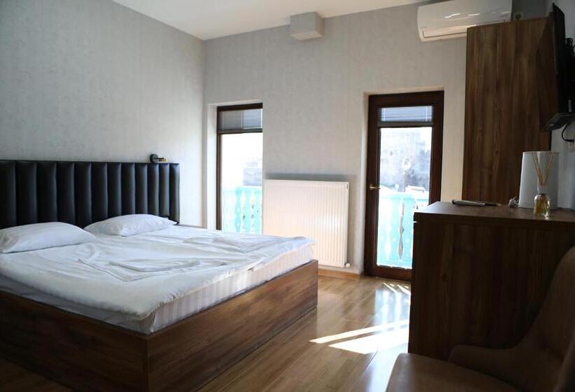 اتاق استاندارد با بالکن, Luxor Rabath