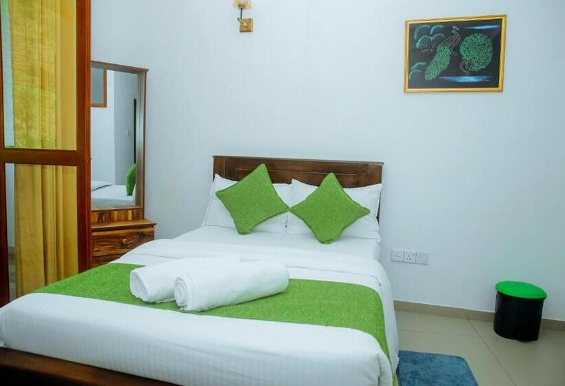 Deluxe Room with Balcony, Maharajah Grand