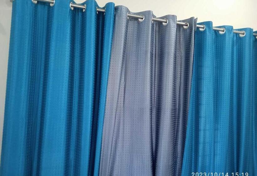 三人经典房间, Oyo Deewan Banquets & Resort