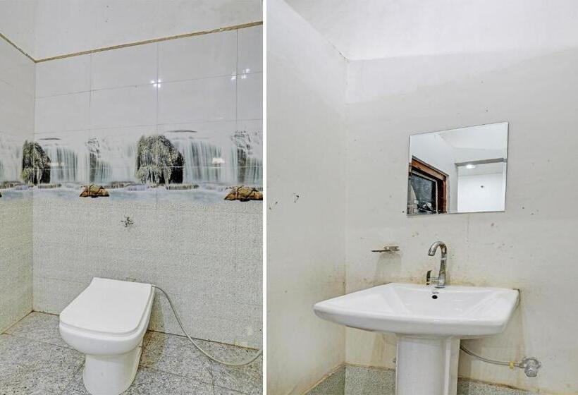 三人经典房间, Oyo Deewan Banquets & Resort