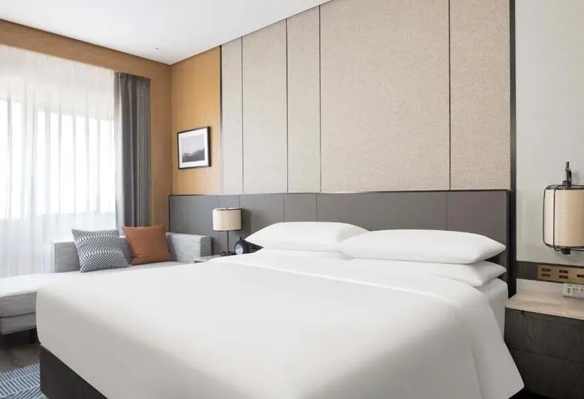 キングサイズベッドのデラックスルーム, Sheraton Pujiang