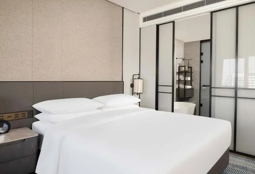 キングサイズベッドのデラックスルーム, Sheraton Pujiang