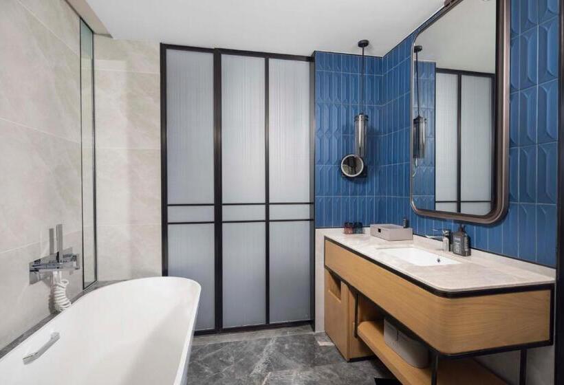 스탠다드 룸 킹사이즈 침대, Sheraton Pujiang