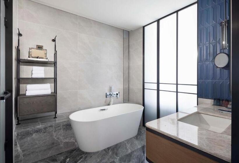 سوئیت کلاب, Sheraton Pujiang