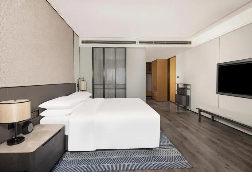キングサイズベッドのクラブルーム, Sheraton Pujiang