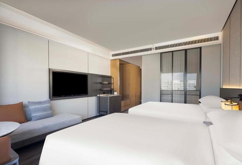 Номер Deluxe, Sheraton Pujiang