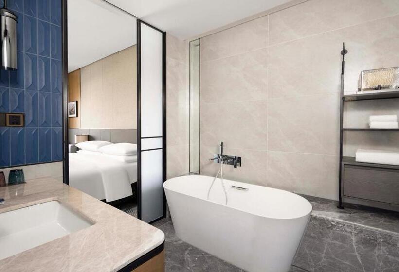 스탠다드 룸 킹사이즈 침대, Sheraton Pujiang