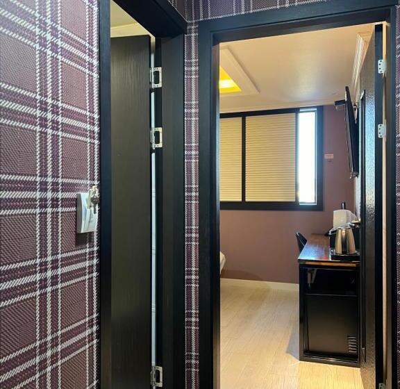 标准间, Jjak Motel