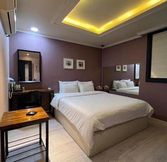 Номер Стандарт, Jjak Motel