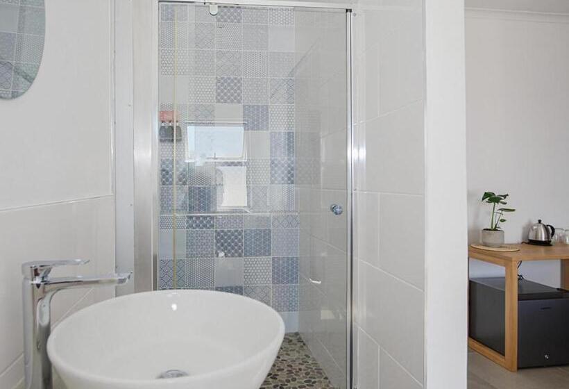 غرفة قياسية, 19 Beach Road