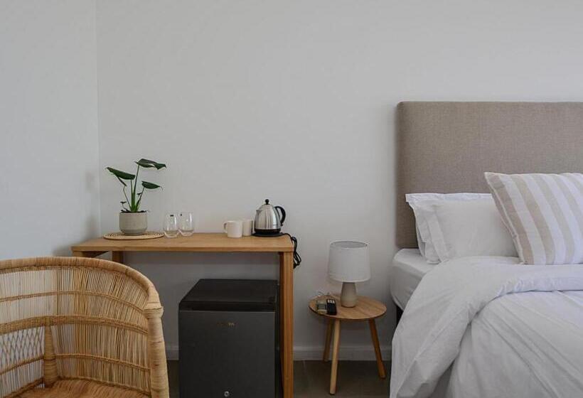 غرفة قياسية, 19 Beach Road