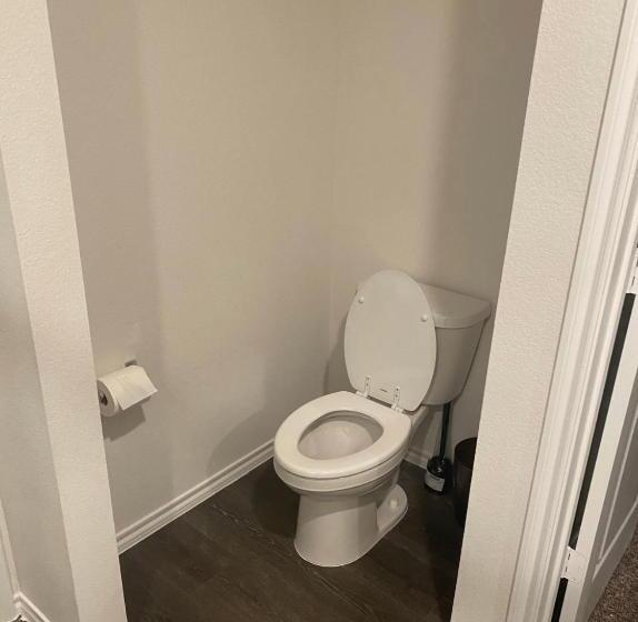 Номер Стандарт Совместная Ванная, Cozy Room In A Quiet House For Professionals / Business Travel