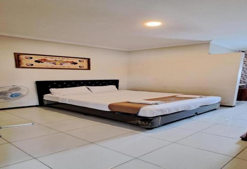 Номер Deluxe, Guest House Nusa Indah Batu Malang
