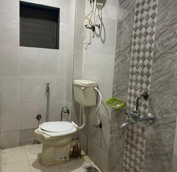 חדר סטנדרט לארבעה, Namaste Nirvana Guest House