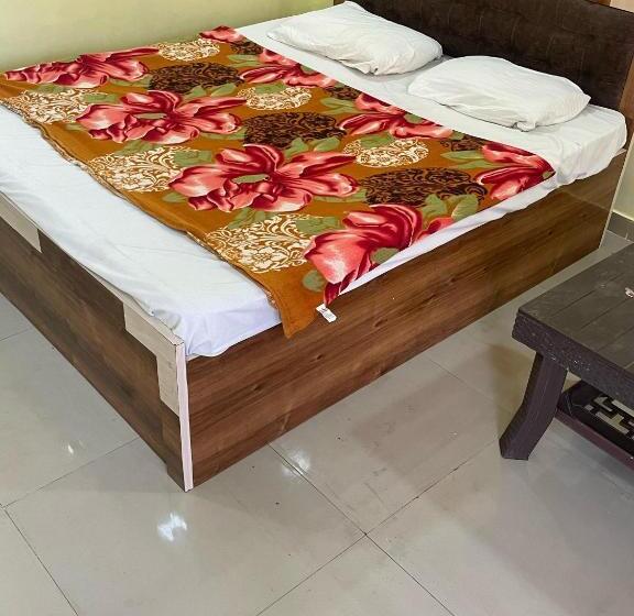 חדר אקונומי, Namaste Nirvana Guest House