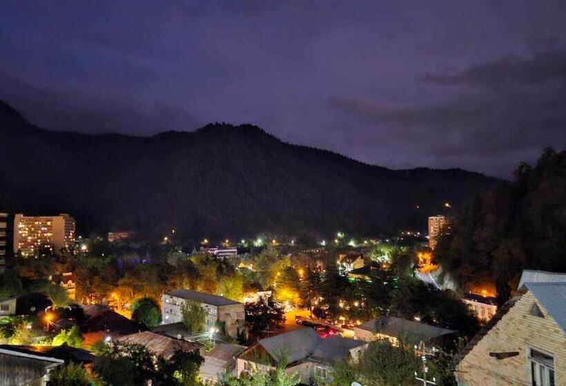 اتاق استاندارد سه تخته با بالکن, Tamara