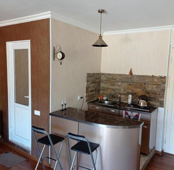 اتاق استاندارد سه تخته با بالکن, Tamara