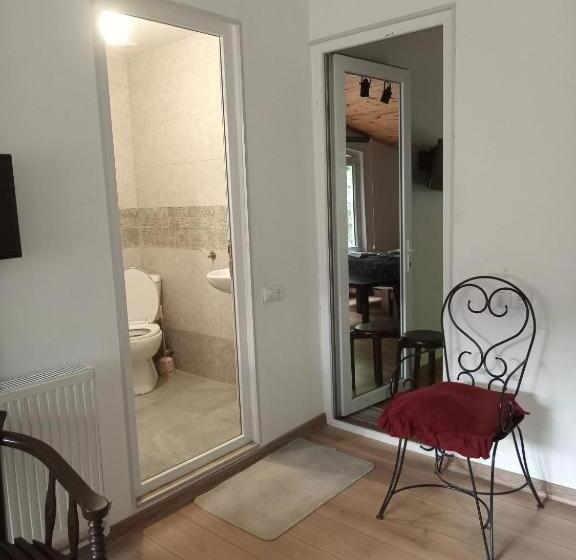 اتاق استاندارد چهار تخته, Tamara