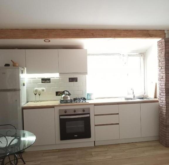 اتاق استاندارد چهار تخته, Tamara