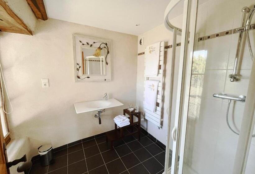 家庭山景房, Domaine De Montvianeix