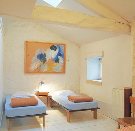 Номер Стандарт, Hameau De La Brousse