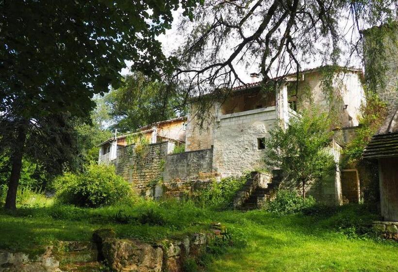 Номер Стандарт, Hameau De La Brousse