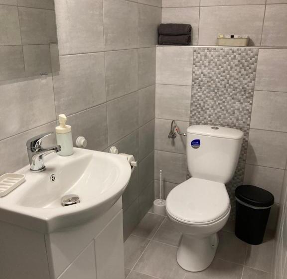 غرفة قياسية, Mezriczky Malom Kapolcs