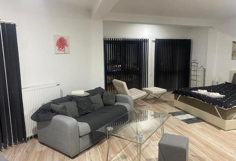 سوییت اجرایی, Fenix Apartmani