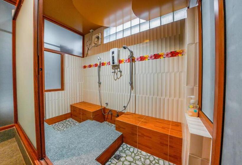 غرفة عائلية حمام مشترك, Happy Garden Resort Betong