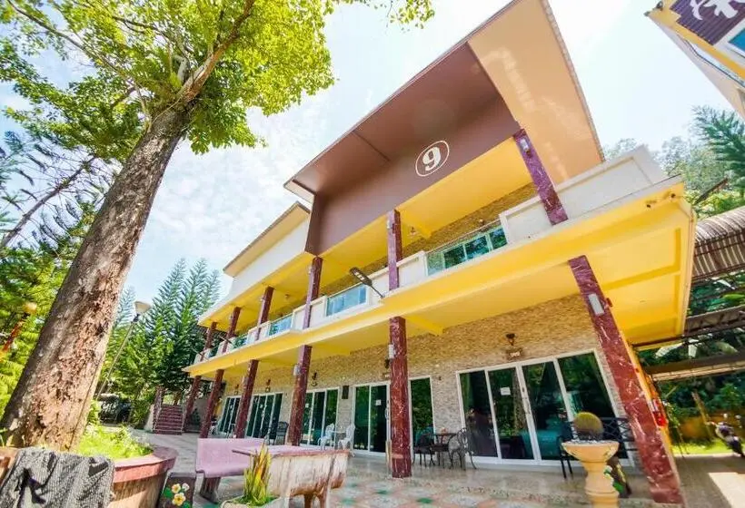 スタンダードルーム, Happy Garden Resort Betong
