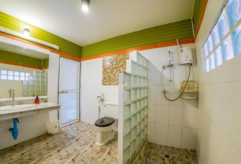 带阳台的豪华间, Happy Garden Resort Betong