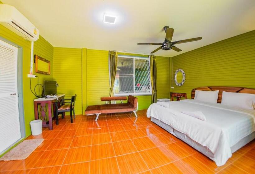 غرفة ديلوكس مزودة بشرفة, Happy Garden Resort Betong