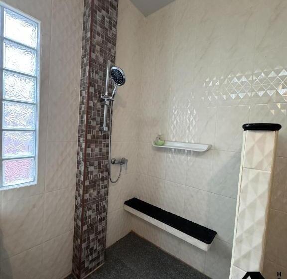 高级三人间, Happy Garden Resort Betong